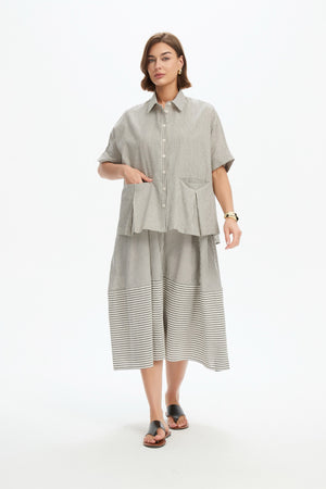 PLEAT POCKET STRIPE SHIRT