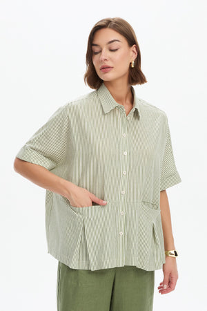 PLEAT POCKET STRIPE SHIRT