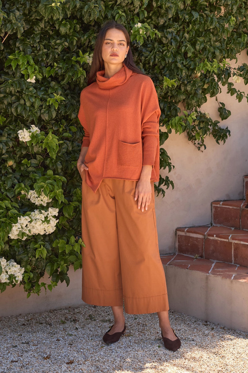 ROLL HEM POCKET KNIT