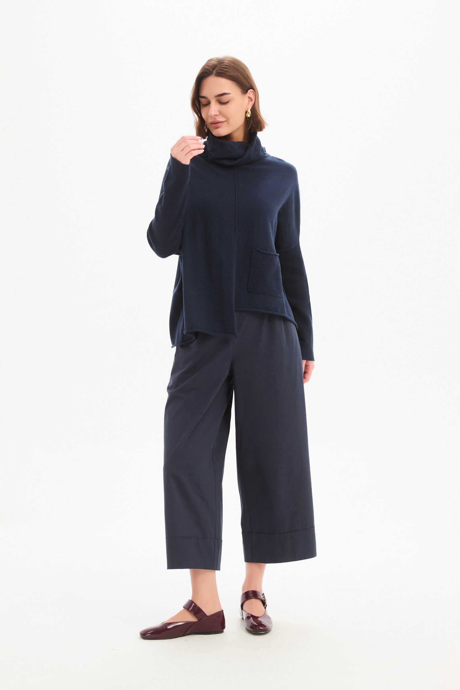 ROLL HEM POCKET KNIT