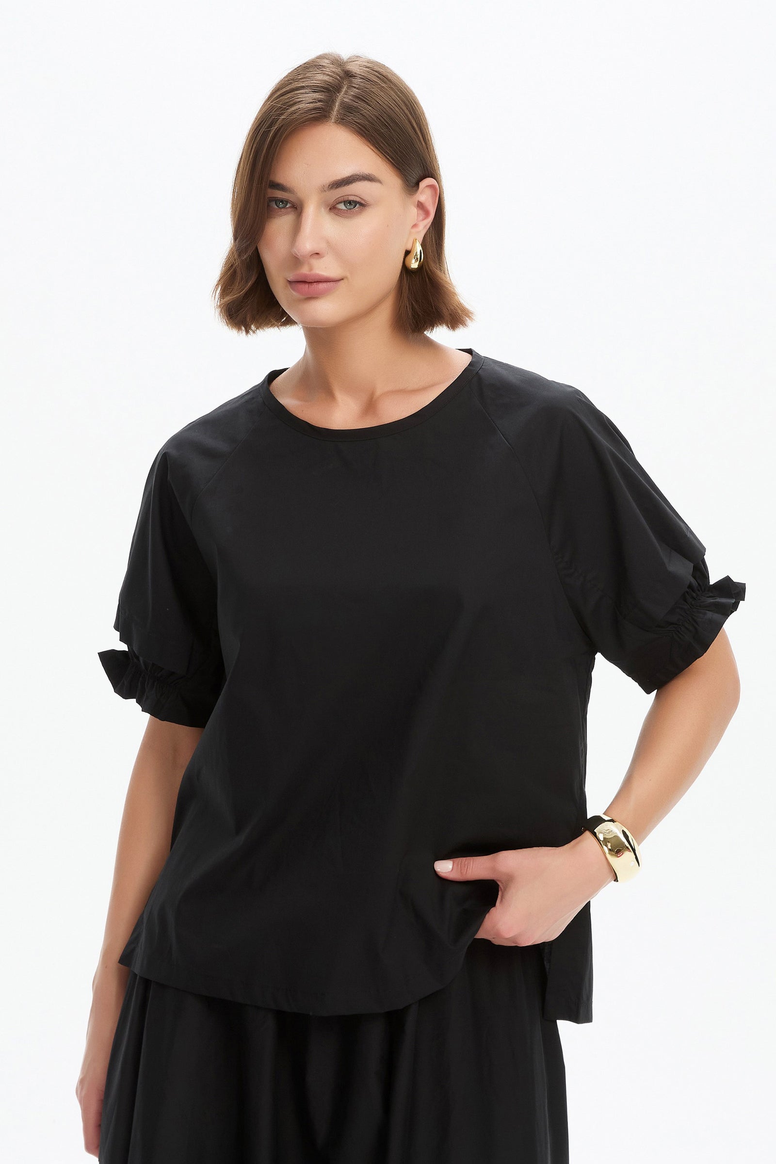 RUFFLE SLEEVE DETAIL TOP