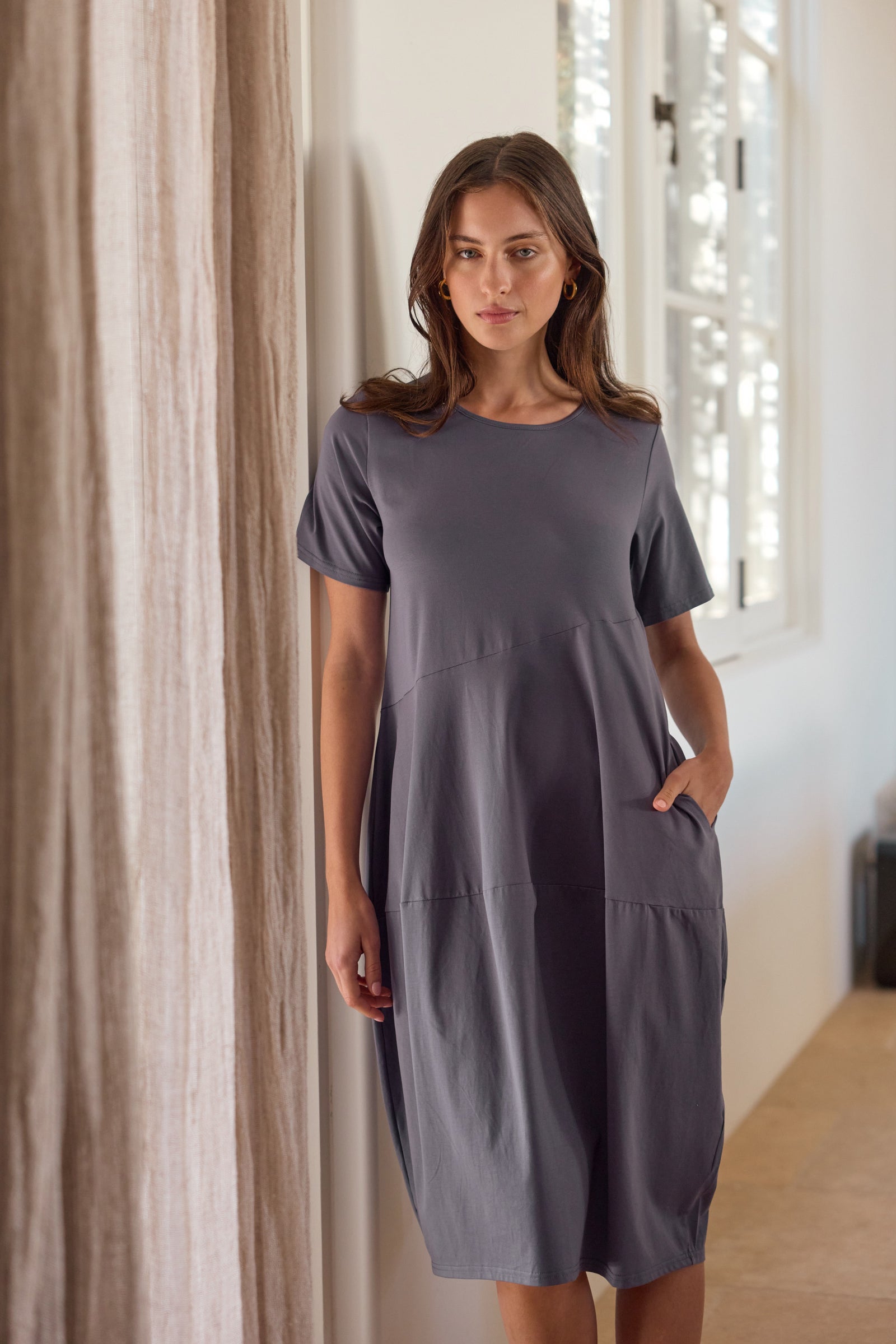 SHORT SLEEVE DIAGONAL SEAM DRESS