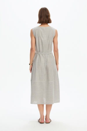 SLEEVELESS TIE BELT STRIPE DRESS