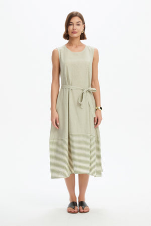 SLEEVELESS TIE BELT STRIPE DRESS