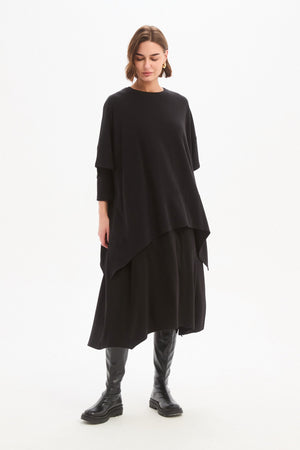 SPLIT HEM KNIT TOP