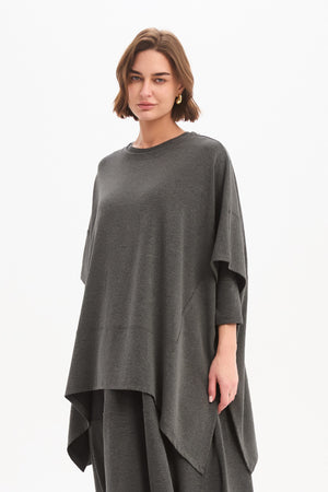 SPLIT HEM KNIT TOP