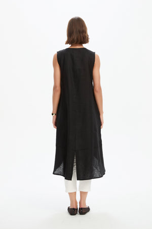 SPLIT HEM SLEEVELESS TUNIC