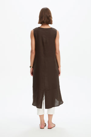 SPLIT HEM SLEEVELESS TUNIC