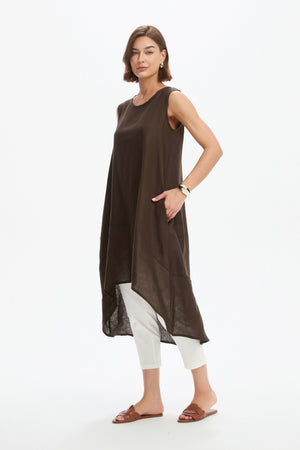 SPLIT HEM SLEEVELESS TUNIC