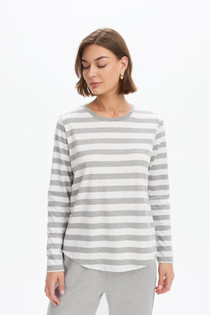 STRIPE CURVE HEM TSHIRT