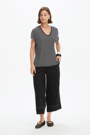 STRIPE V NECK SWING TEE