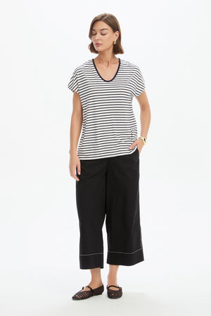STRIPE V NECK SWING TEE