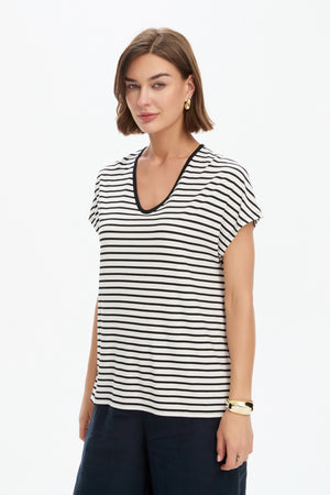 STRIPE V NECK SWING TEE
