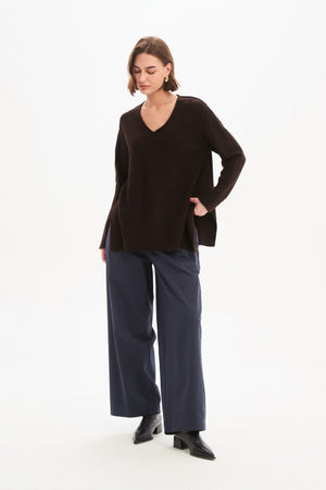 V NECK SPLIT KNIT