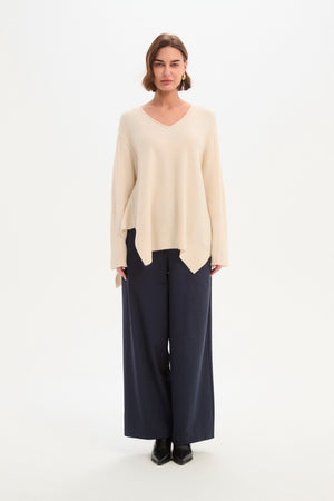 V NECK SPLIT KNIT