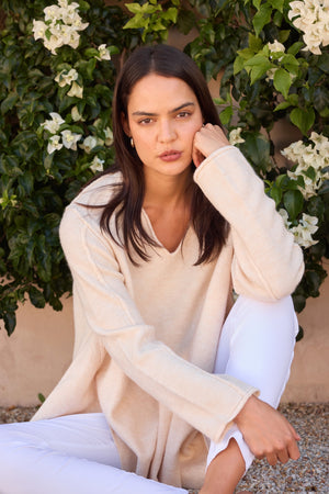 V NECK SPLIT KNIT