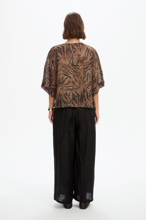 WIDE SLEEVE SHEER PRINT TOP