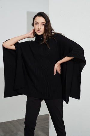 ZIP COLLAR PONCHO