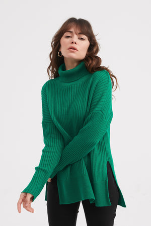 BOXY ROLL NECK KNIT