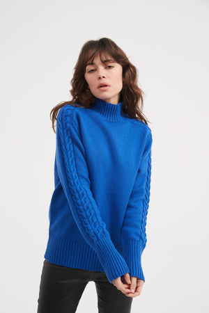 CABLE SLEEVE DETAIL KNIT
