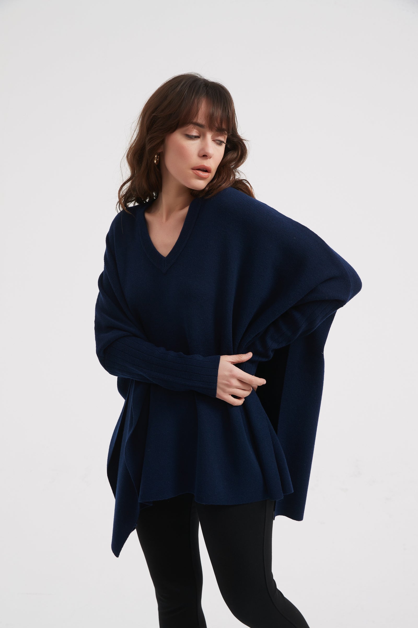 V NECK BOXY KNIT