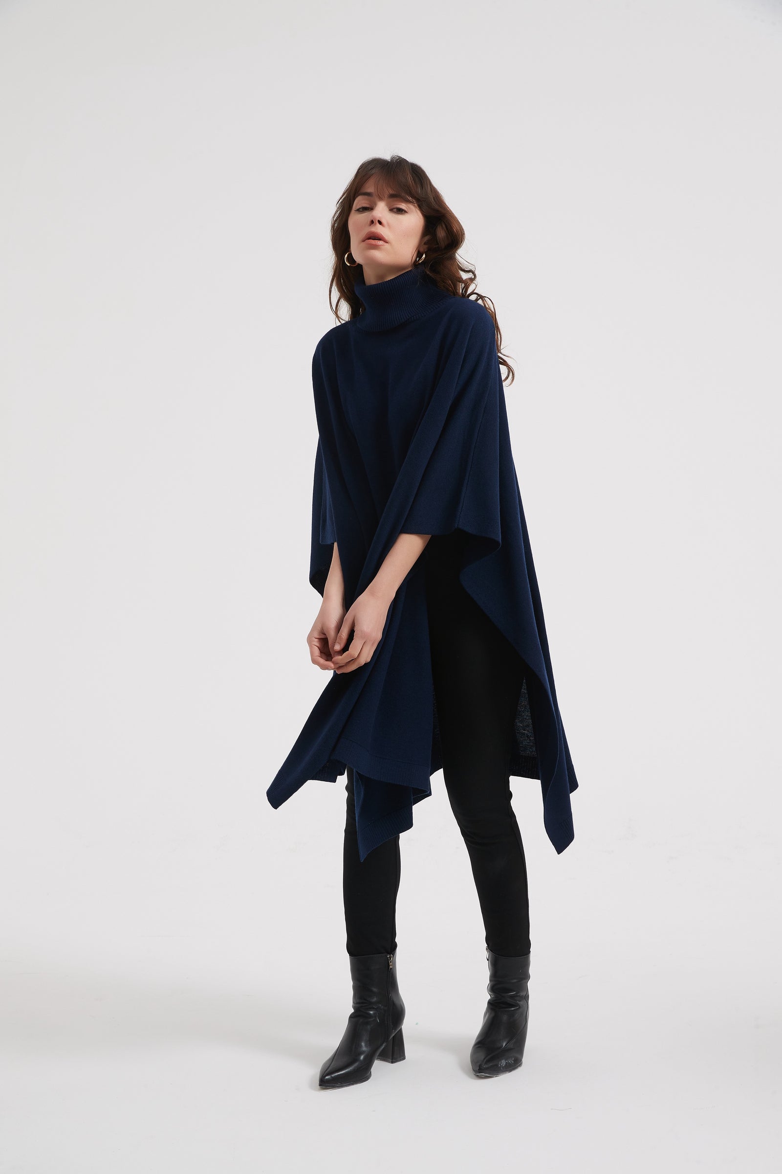 ROLL NECK SHAWL