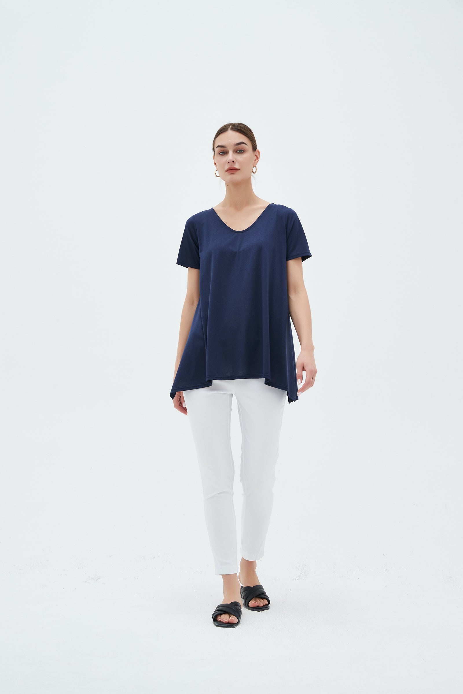 ROUNDED HANKY HEM TEE