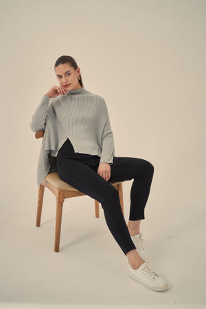 SPLIT FRONT KNIT