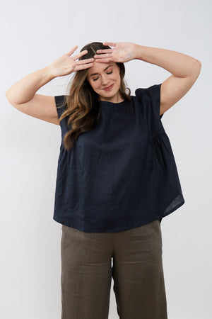 RELAXED GATHER TOP