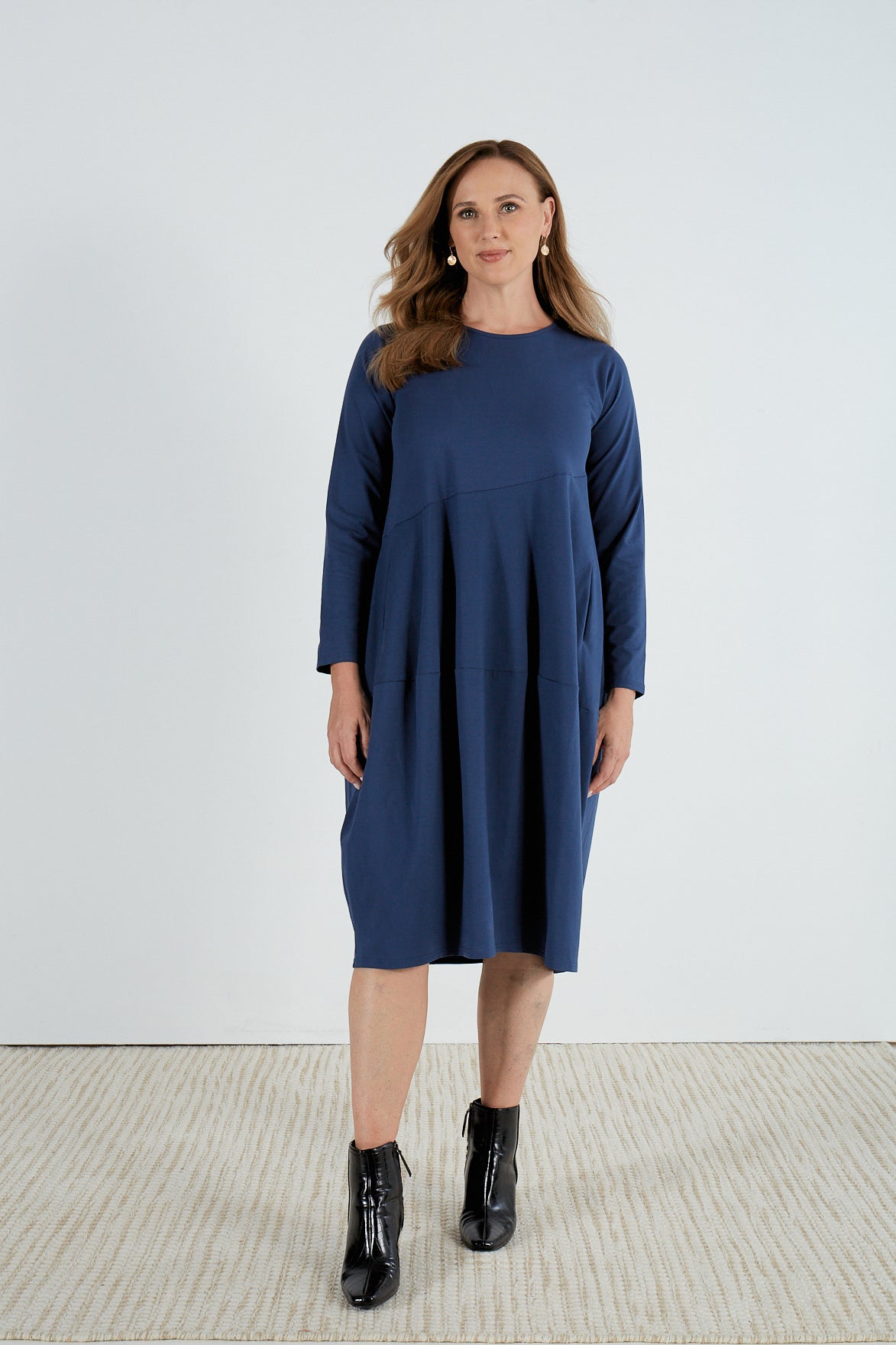 LONG SLEEVE DIAGONAL SEAM DRESS
