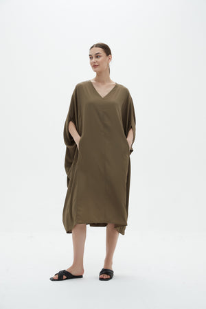 V NECK RELAXED DRESS