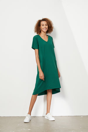 V NECK DEEP POCKET DRESS