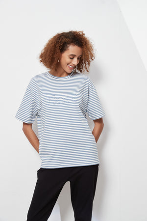 STRIPE EMBOSSED TEE