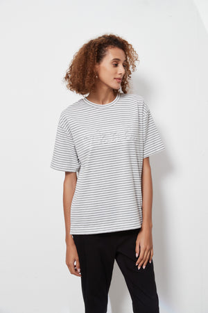 STRIPE EMBOSSED TEE