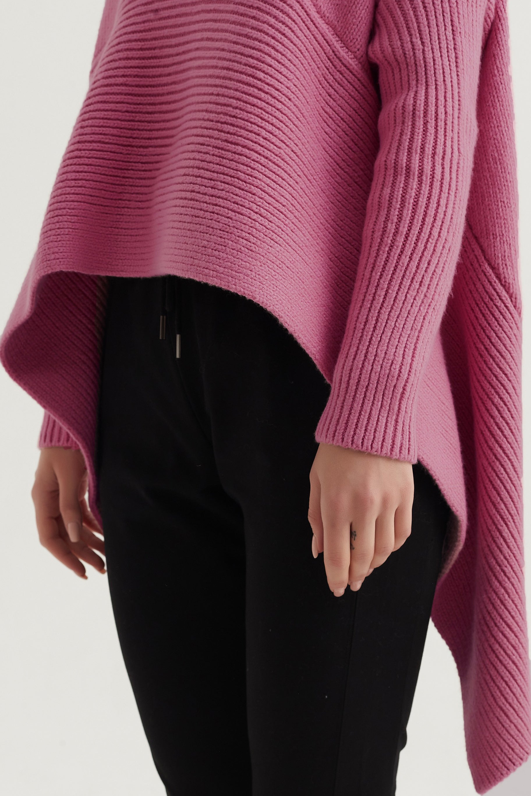 CONTRAST RIB KNIT