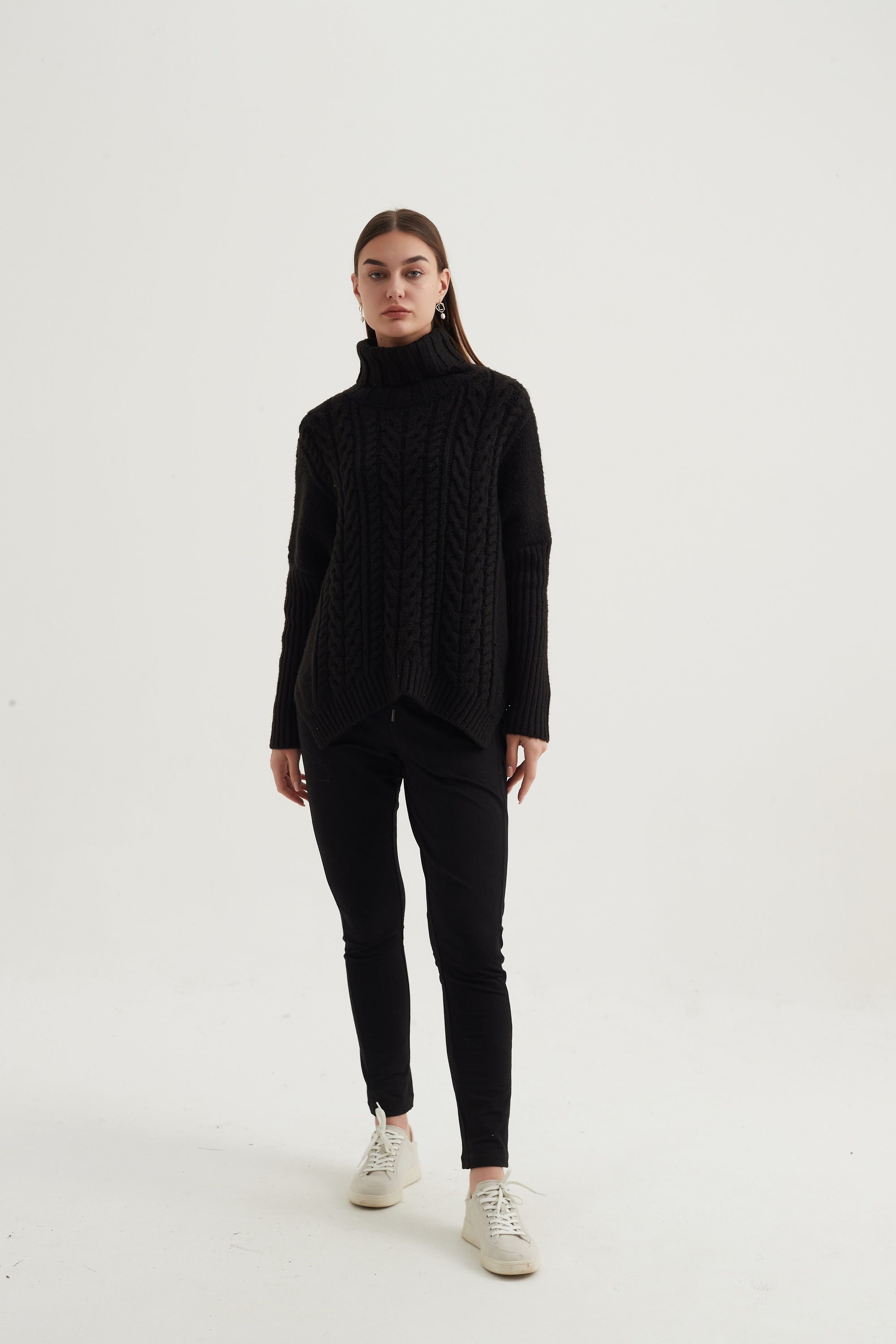 HIGH NECK CABLE KNIT
