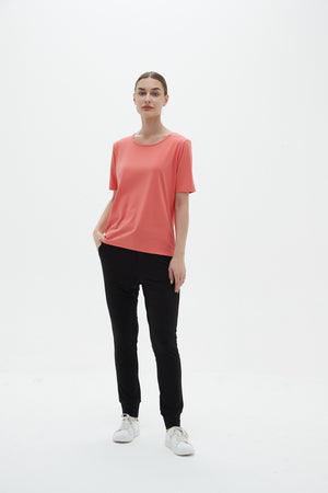 SLIM FIT STEP HEM TEE