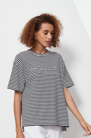 STRIPE EMBOSSED TEE