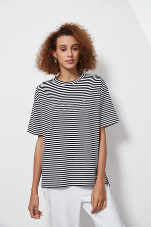 STRIPE EMBOSSED TEE