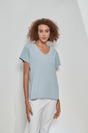 V NECK TEE