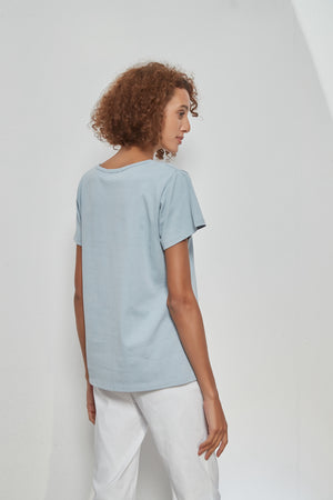 V NECK TEE