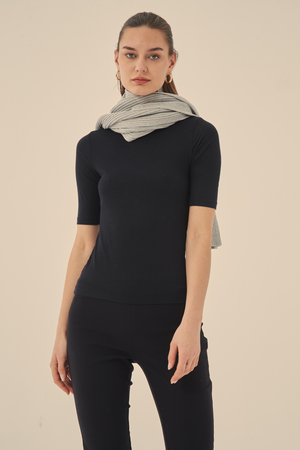 VERSATILE SCARF