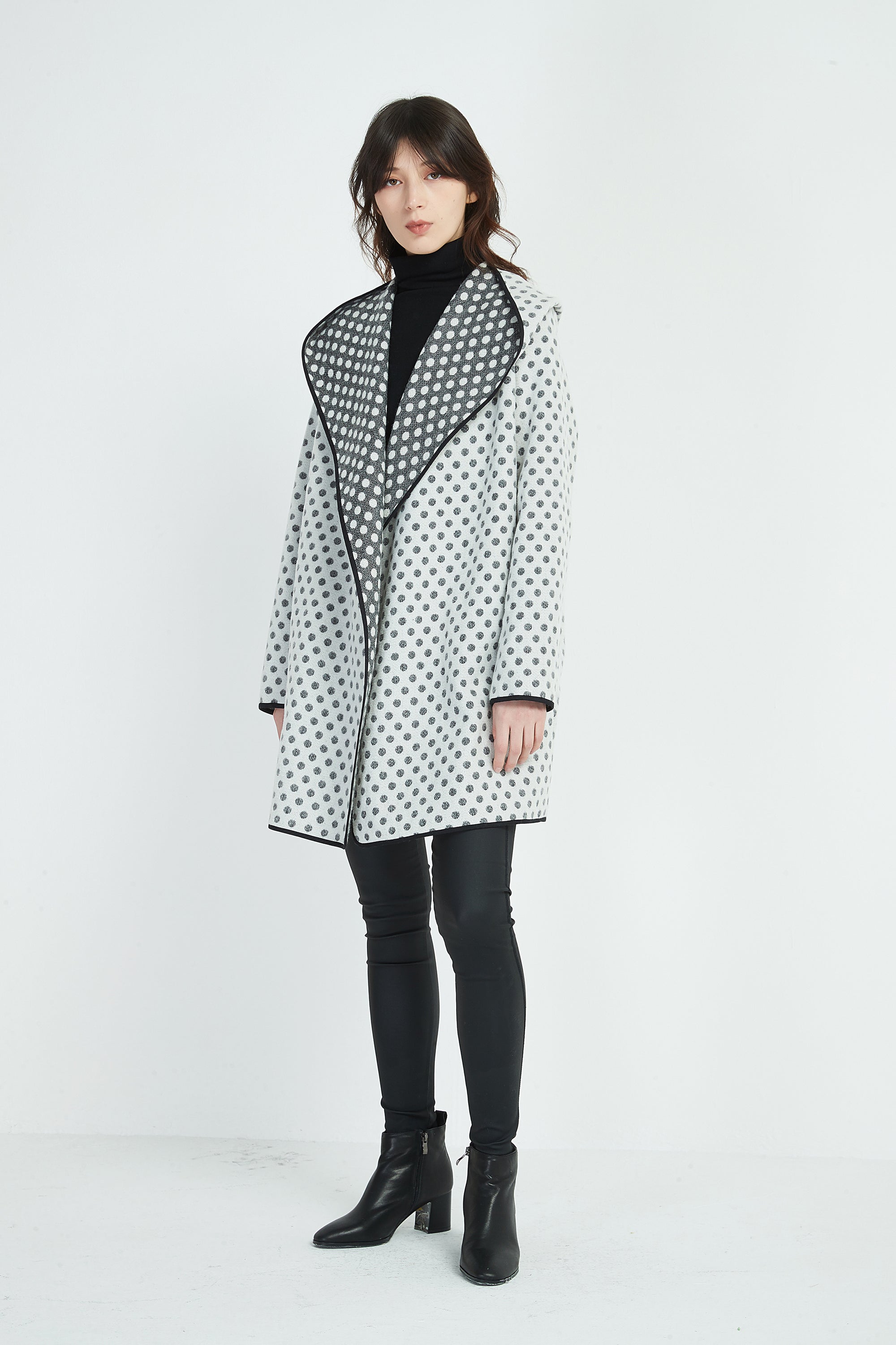 DOTTED COAT