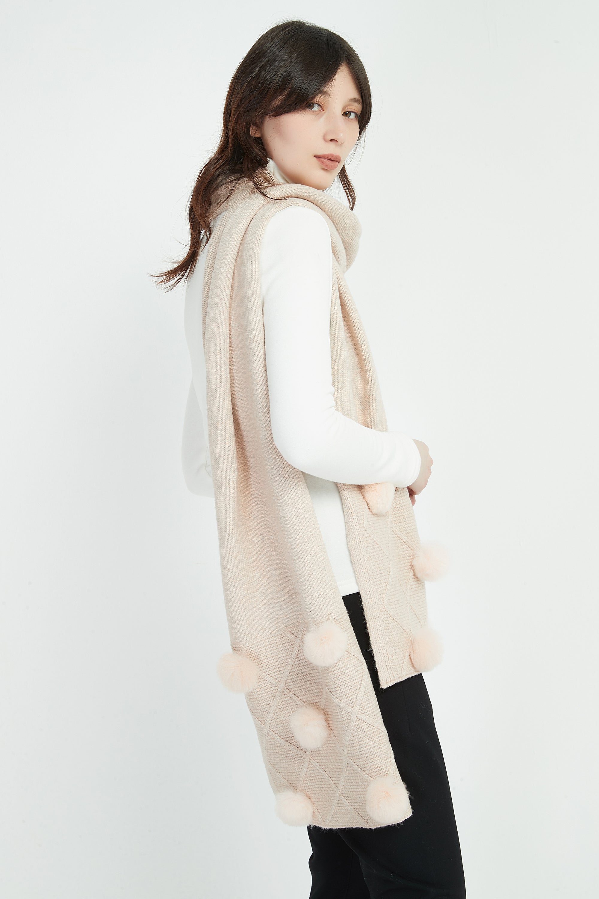 POM POM SCARF